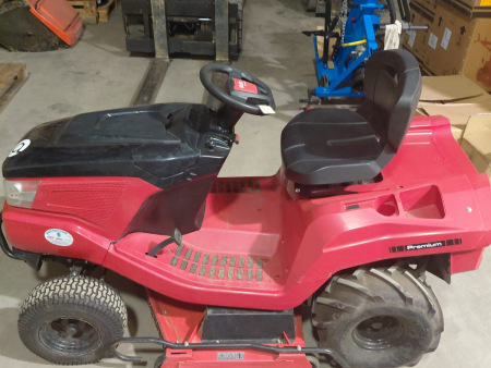 Trattorino rasaerba SOLO by AL -KO modello T22 110.0