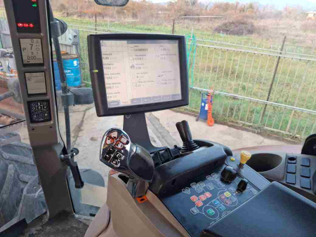 Trattore CASE IH mod. PUMA 215